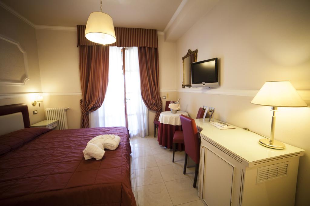 Hotel Gran Duca Ливорно Экстерьер фото
