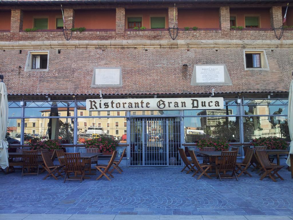 Hotel Gran Duca Ливорно Экстерьер фото
