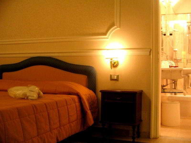Hotel Gran Duca Ливорно Экстерьер фото