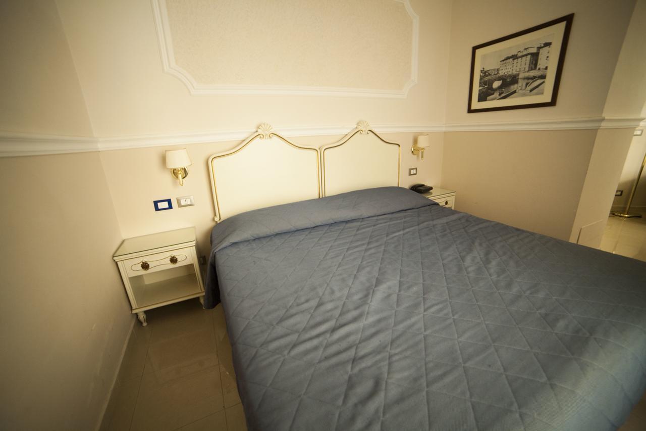 Hotel Gran Duca Ливорно Экстерьер фото